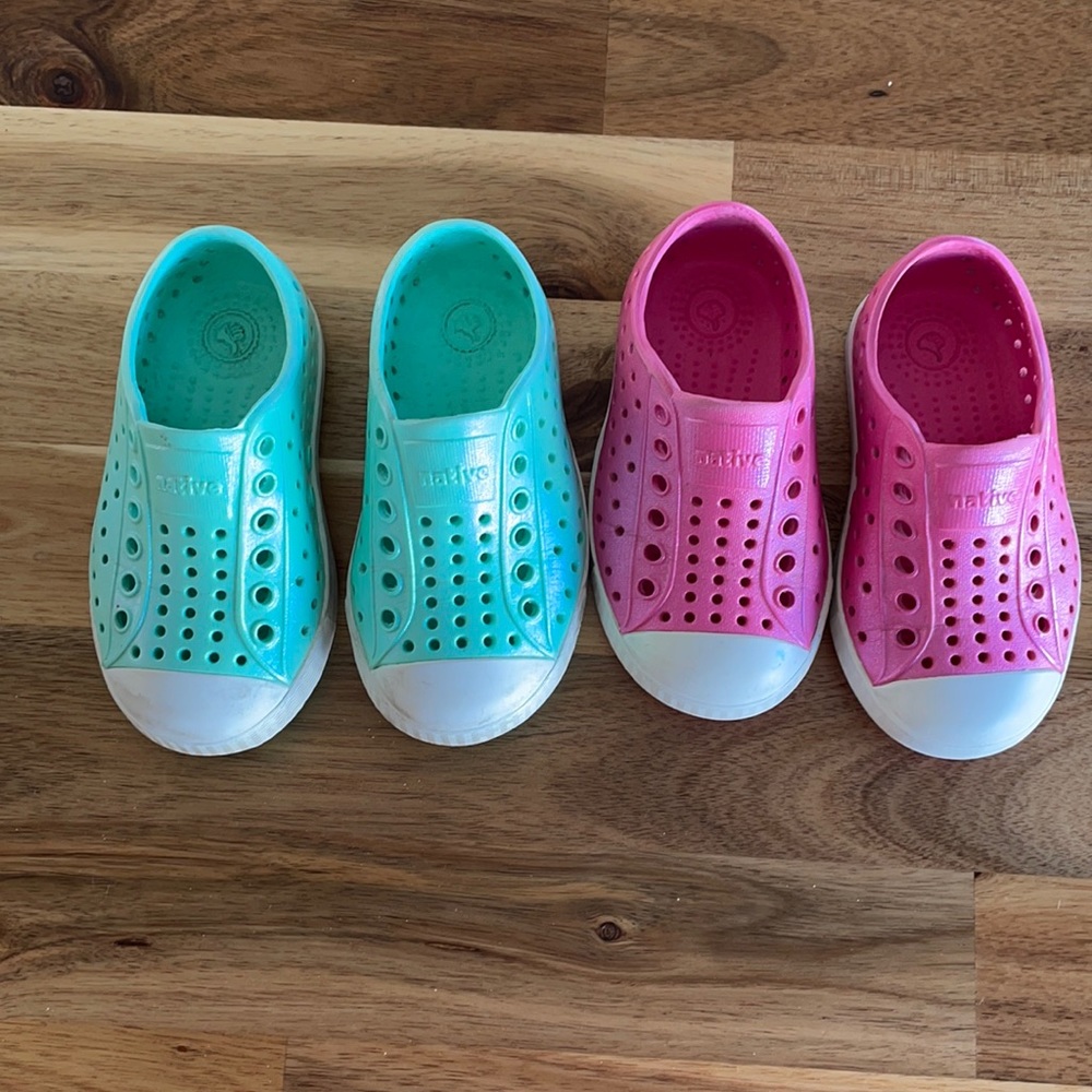 2 pairs